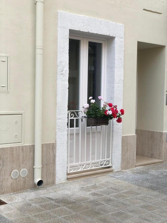 Dimora Via Vitti - Puglia Mia Apartments 莫诺波利 外观 照片